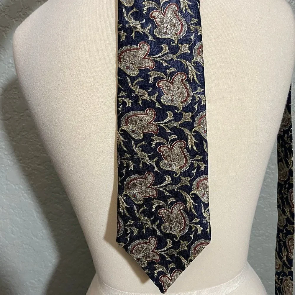 Oscar de la Renta excellent one